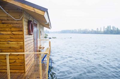 Спортивно-оздоровчий комплекс «Боксер» - лазні на воді відгуки, лазня/сауна Київ Дніпровський район Гідропарк, 800 м. Від Венеціанського мосту. Координати GPS: N50.456771 E30.578017, фото, адреса з картою проїзду.