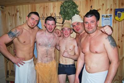 Спортивно-оздоровчий комплекс «Боксер» - лазні на воді відгуки, лазня/сауна Київ Дніпровський район Гідропарк, 800 м. Від Венеціанського мосту. Координати GPS: N50.456771 E30.578017, фото, адреса з картою проїзду.