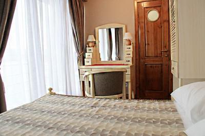 Сауни готельного комплексу «Червона Калина» на Дніпрі відгуки, лазня/сауна Київ Деснянський район Проспект Романа Шухевича 7, Парк Муромець (Північний міст), фото, адреса з картою проїзду.