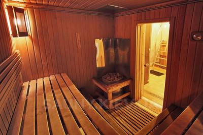 Баня на Шухевича ( Ватутина ) відгуки, лазня/сауна Киев Деснянский район проспект Романа Шухевича ( Генерала Ватутина, 5 ;Заезд через АЗС), фото, адреса з картою проїзду.